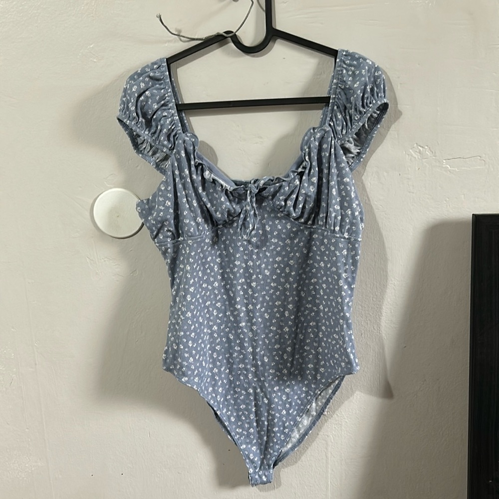 Brand:Wild fable Size:XL but can also fit large.